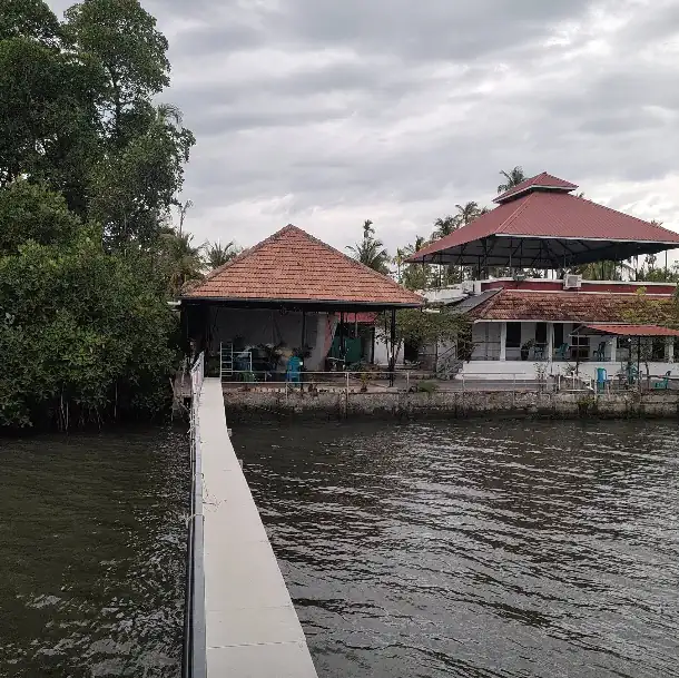 WHISPER Kumbalangi Homestay | 7 km from Kochi