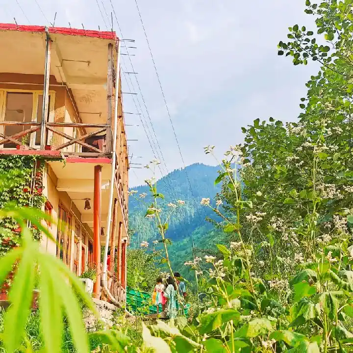 WHISPER Gushaini Homestay - II